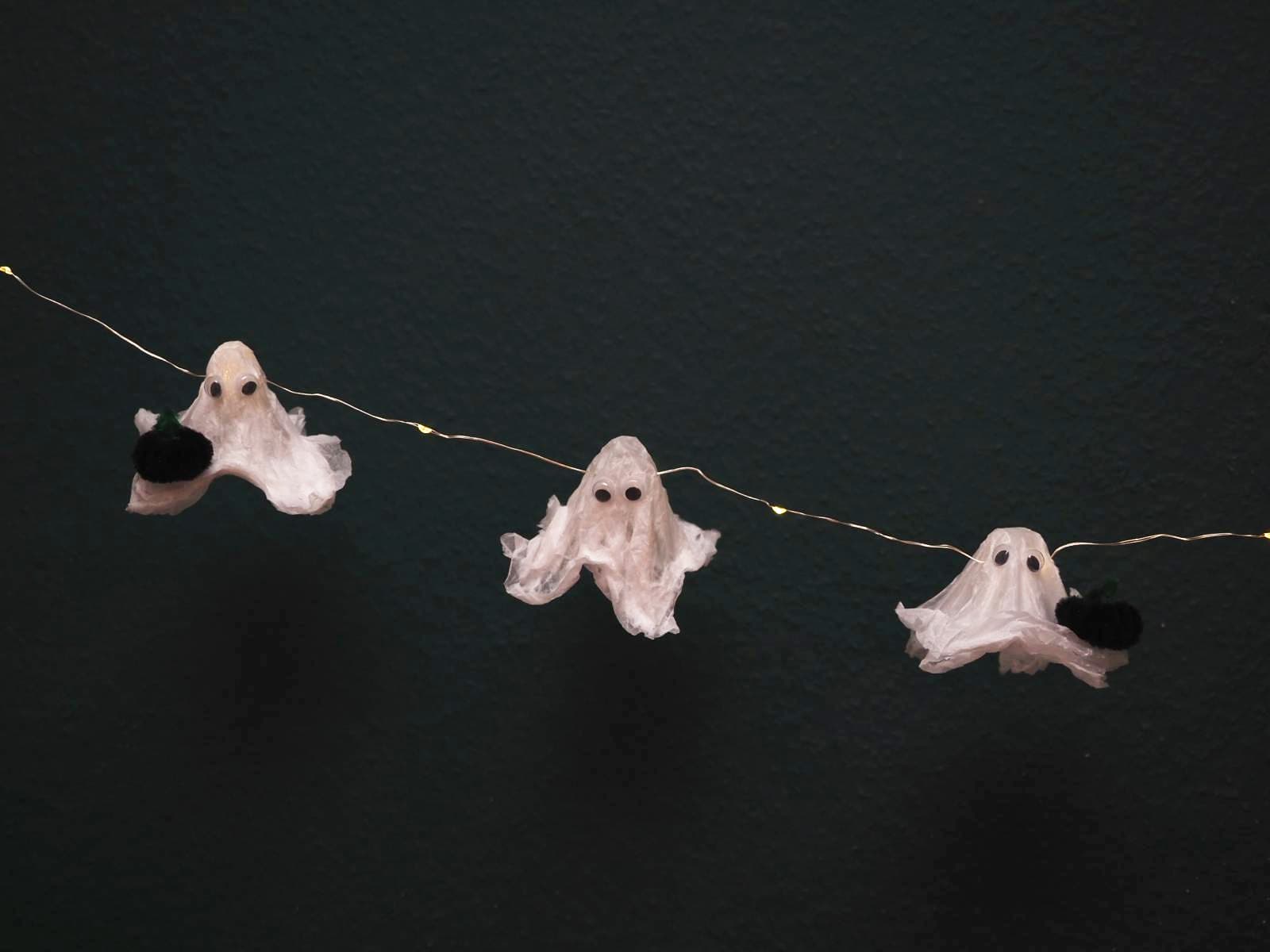 Bunte Bastelzeit: Halloween-Lichterkette gestalten-0 - Event Image
