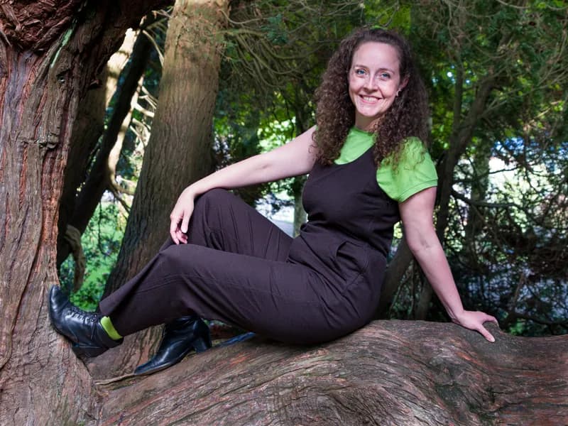 SARA MARIA ZOLLINGER LIEST UND FÜHRT VOR: «WIE FINDUS ZU PETTERSSON KAM»-0 - Event Image