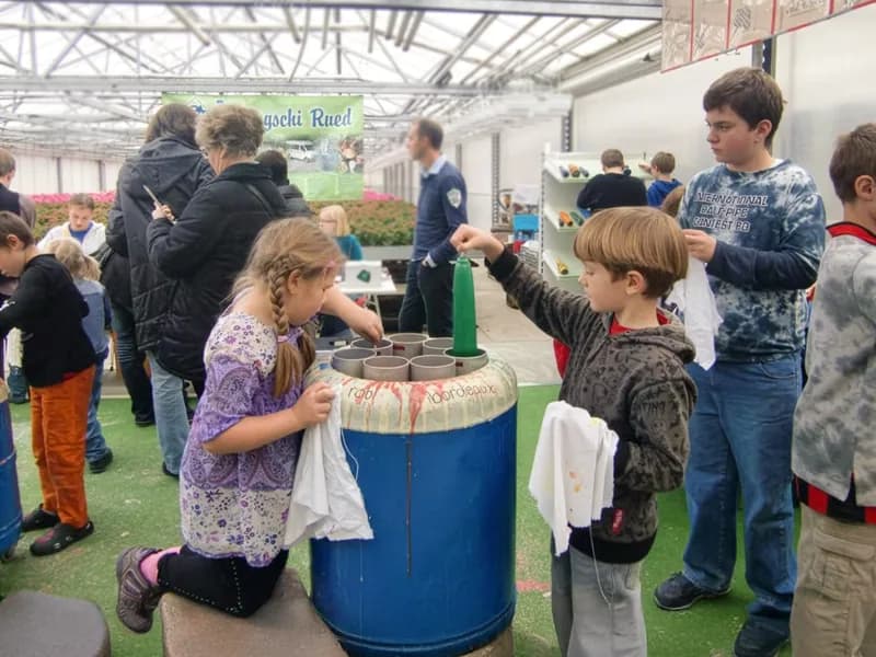Winterzauber – Weihnachtsausstellung, Kerzenziehen, Kindertheater, Gewinnspiel-1 - Event Image